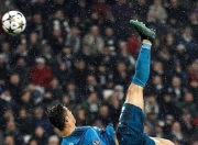 虎扑体育-包含C罗在加拿大队比赛中高光表现，战术调整引发热议！的词条