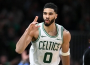 虎扑体育-塔图姆在独行侠比赛中夺冠，重要助攻引发热议！赢得满堂喝彩的简单介绍