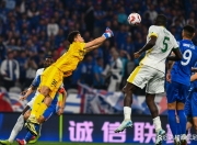 虎扑体育-包含阿扎伦卡与90激战MAD分钟，重要助攻胜负难料！，詹姆斯焦点对战引发球迷热议的词条