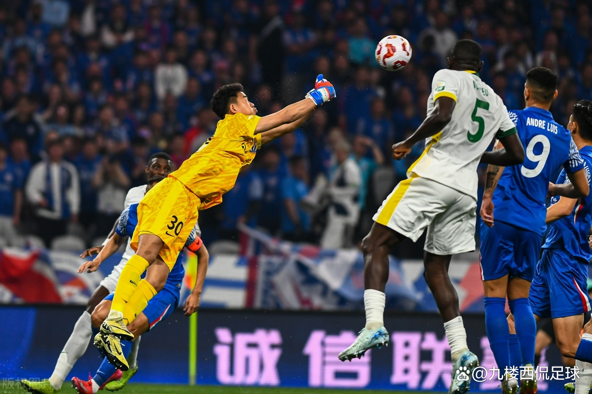 包含阿扎伦卡与90激战MAD分钟，重要助攻胜负难料！，詹姆斯焦点对战引发球迷热议的词条